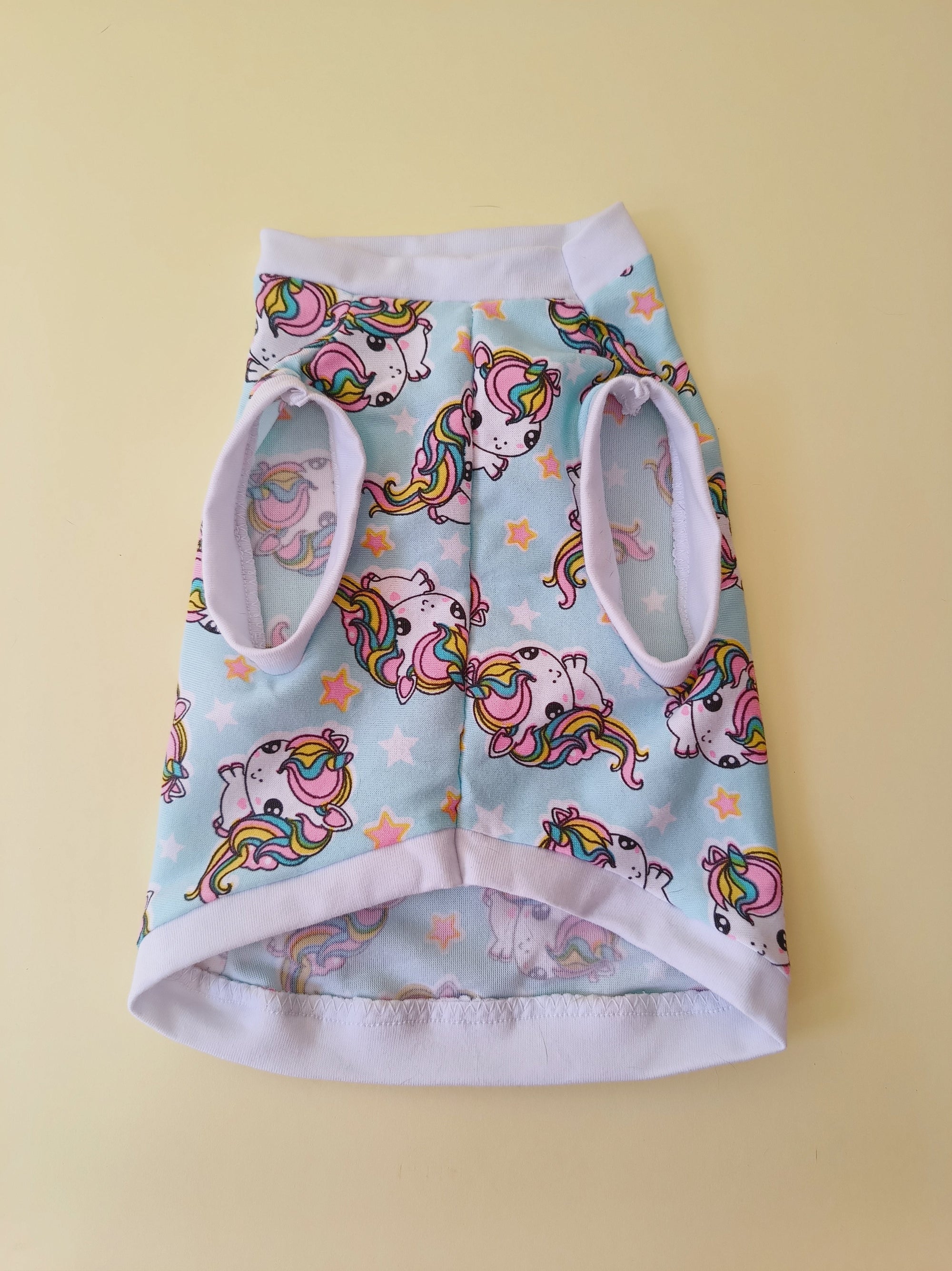 Diseño Patrón de Unicornios con Moño - Ropa para mascotas