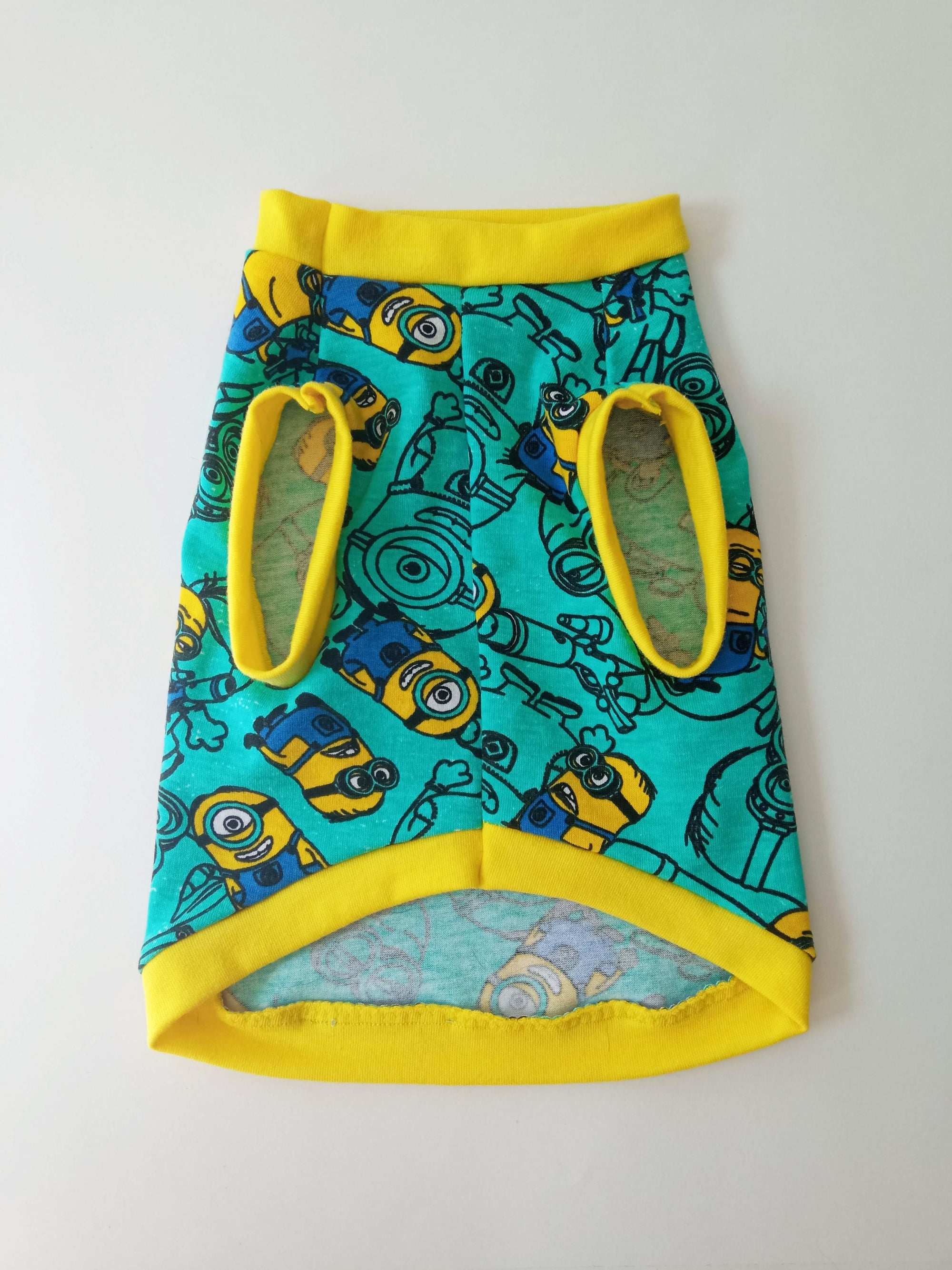 Diseño Patrón de Minions - Ropa para mascotas