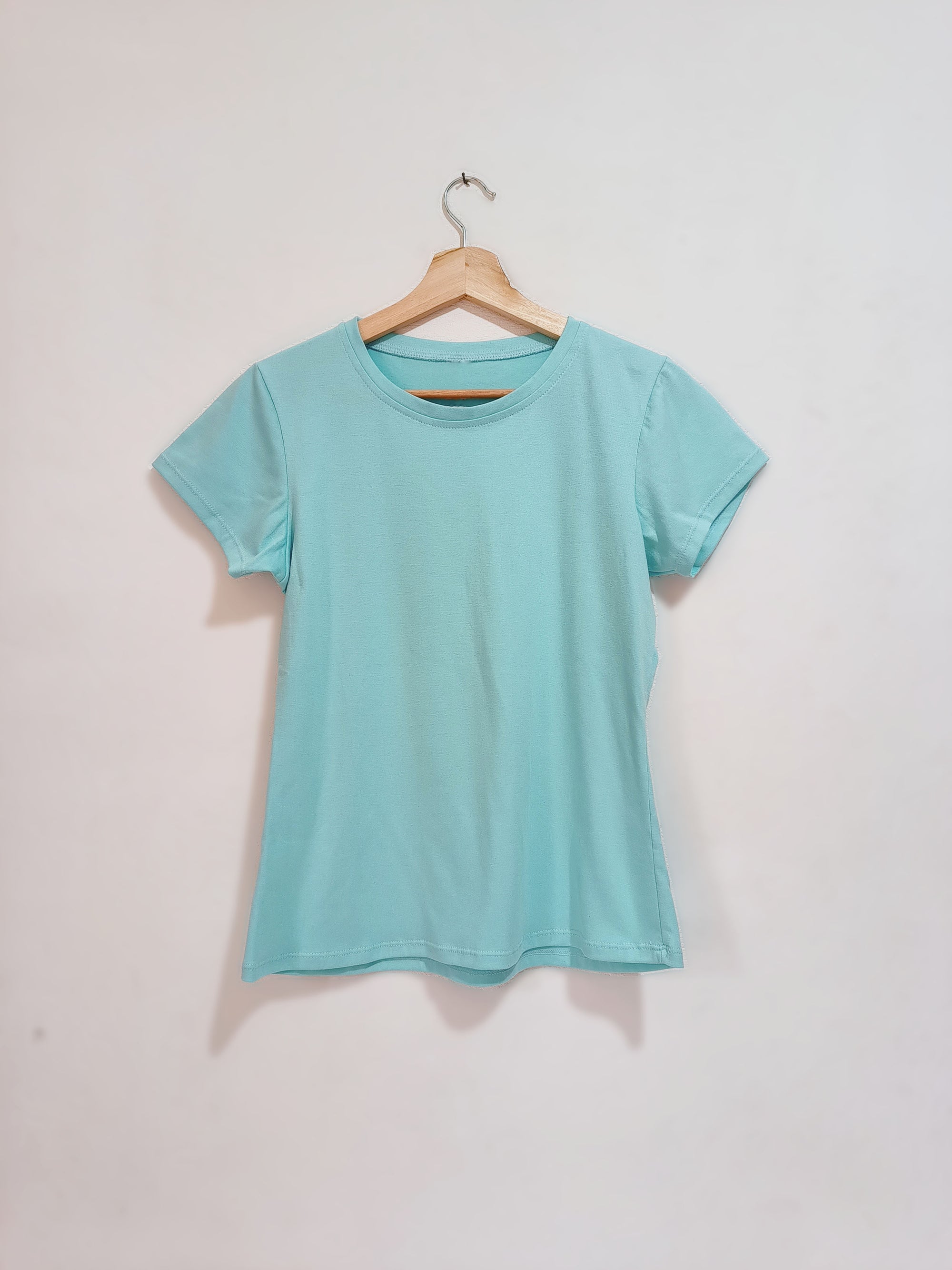 Camiseta Básica Azul Cielo para Mujer