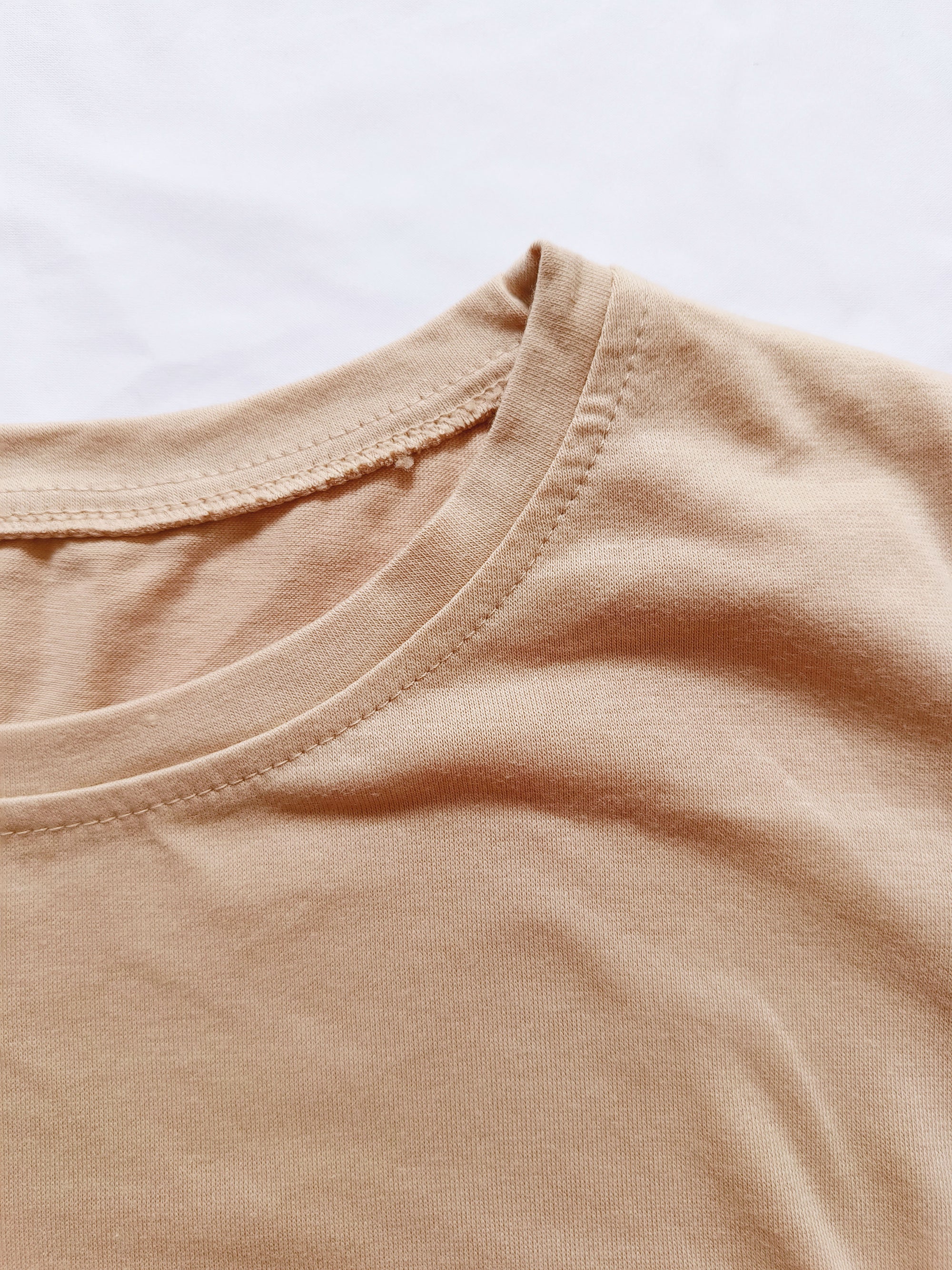 Camiseta Básica Camel para Mujer