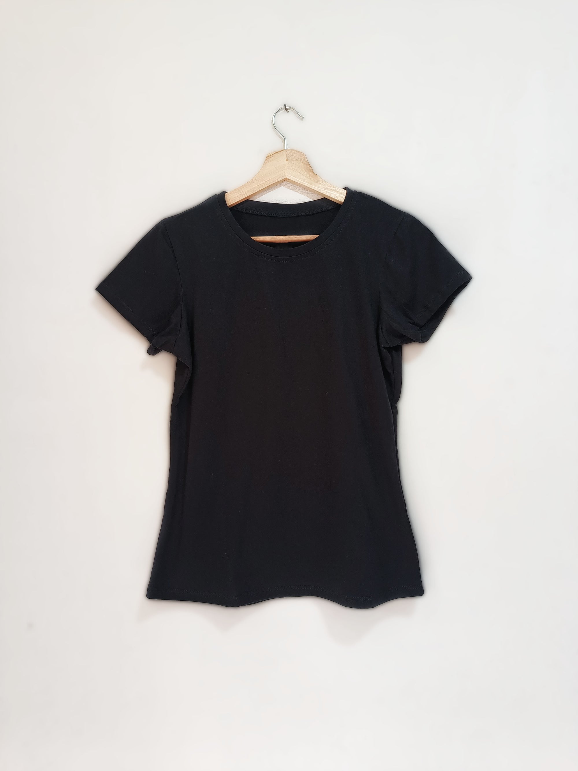 Camiseta Básica Negra para Mujer