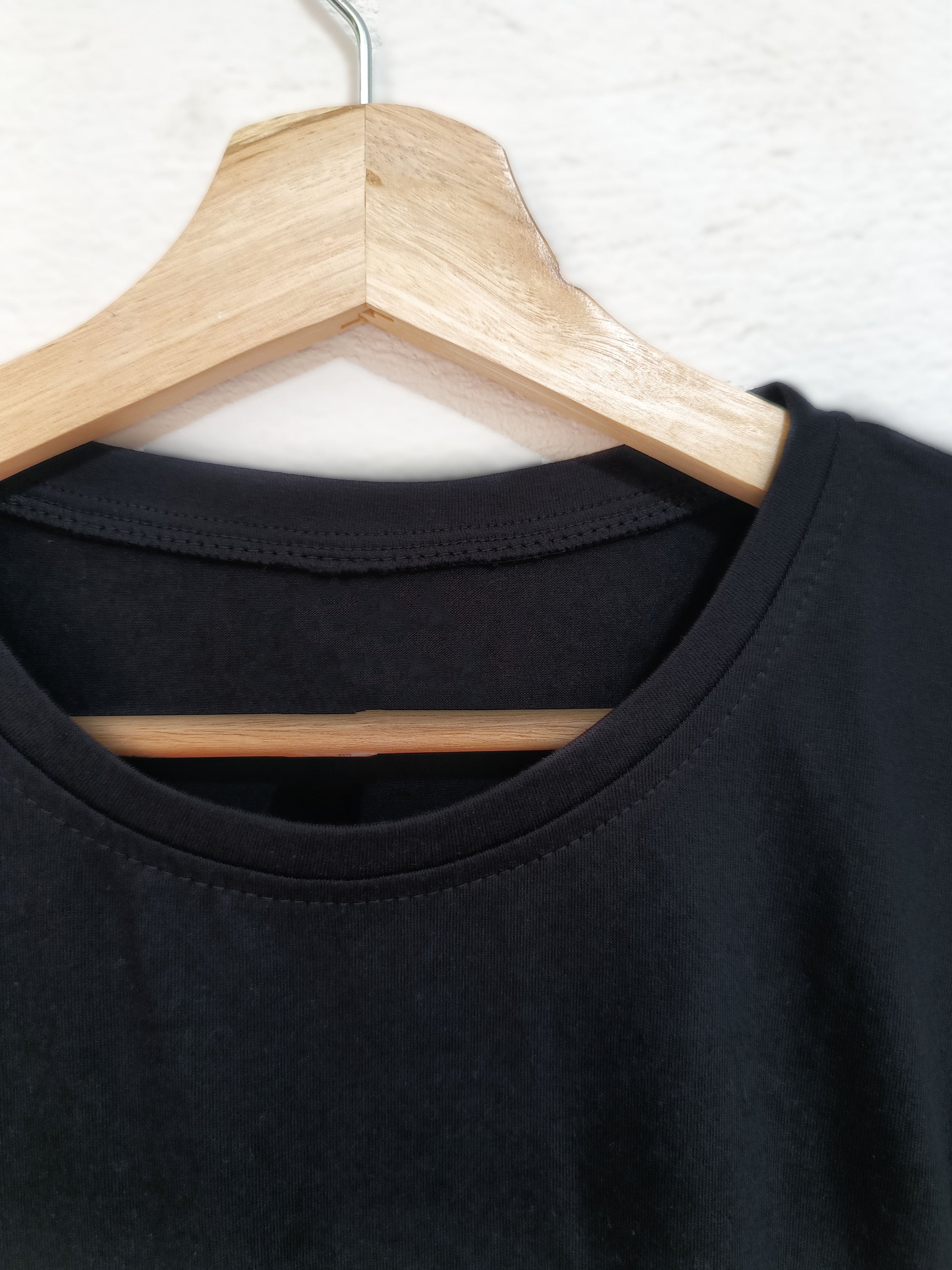Camiseta Básica Negra para Mujer